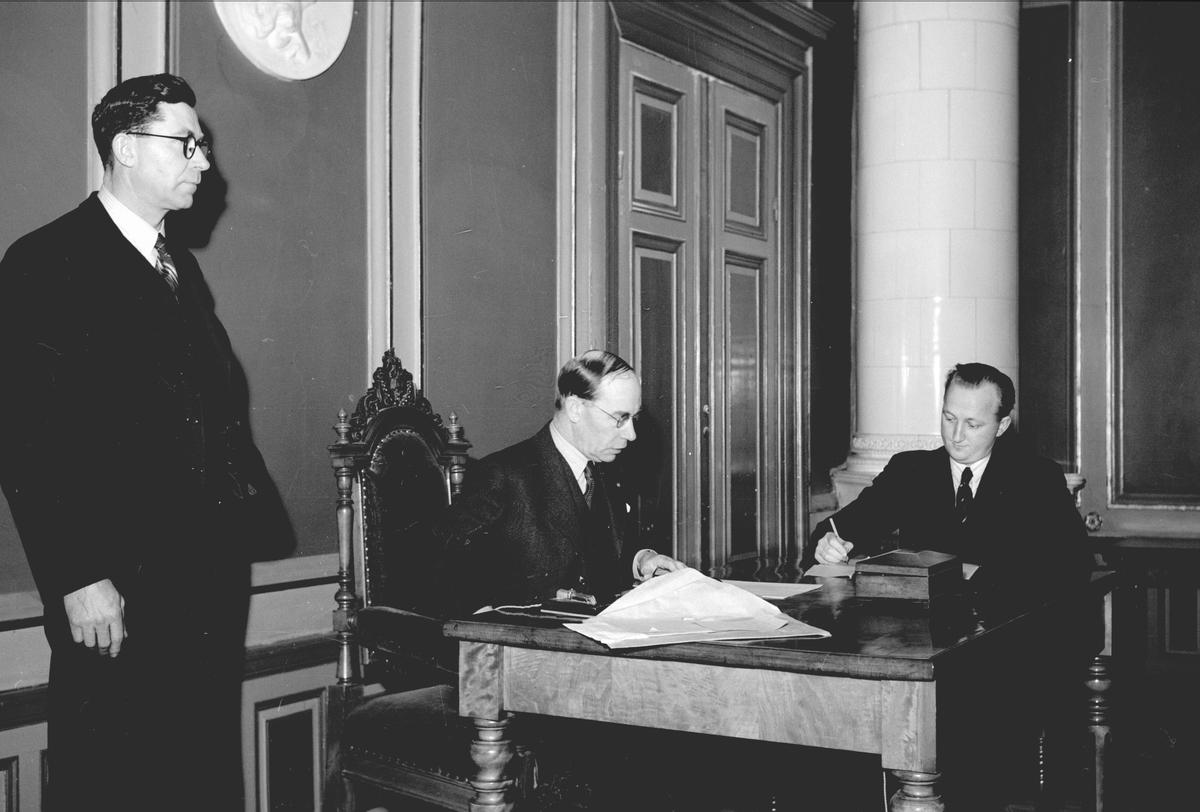 Idrottssammanträde på Rådhuset om ett "idrottens hus".  Januari 1942

