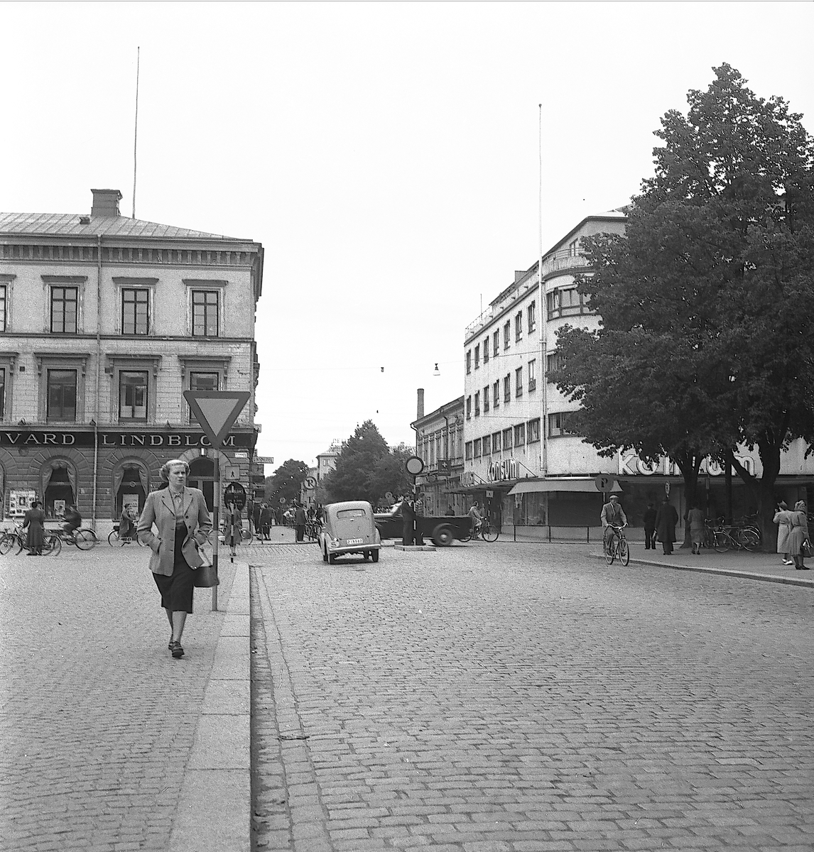 Drottninggatan och Norra Kungsgatan. Rådhustorget.





