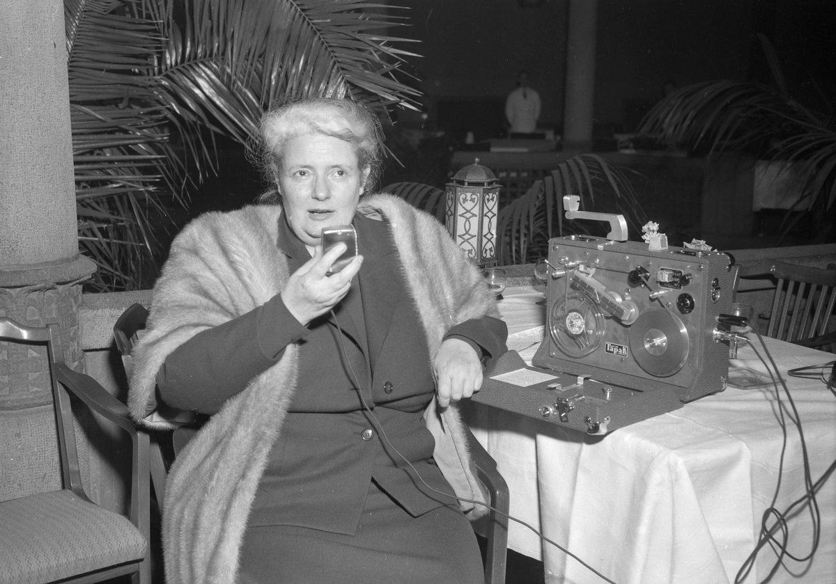 Radioreporter Mary Margareth McBride "The First Lady of Radio"