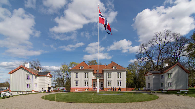 Eidsvollsbygningen.jpg (Foto/Photo)