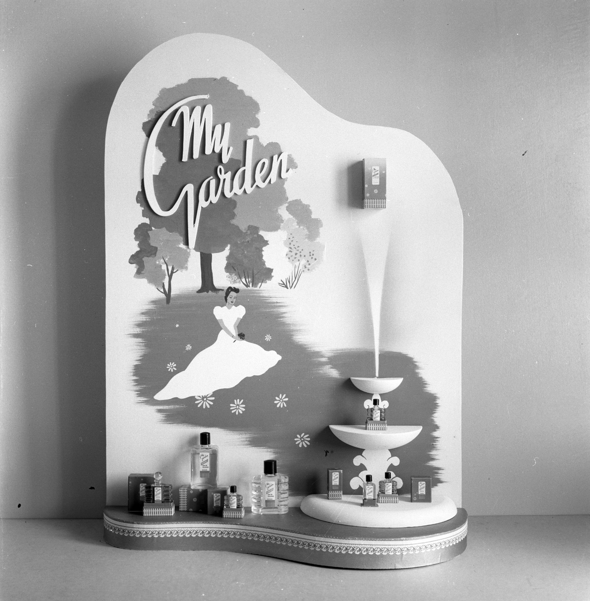 Konsum Alfa. "My Garden", parfymskylt. 1945.