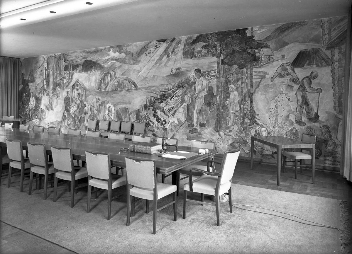 Statens Konstråd. Väggmålning av konstnär Bertil Damm På landstinghuset i Gävle. September 1945.