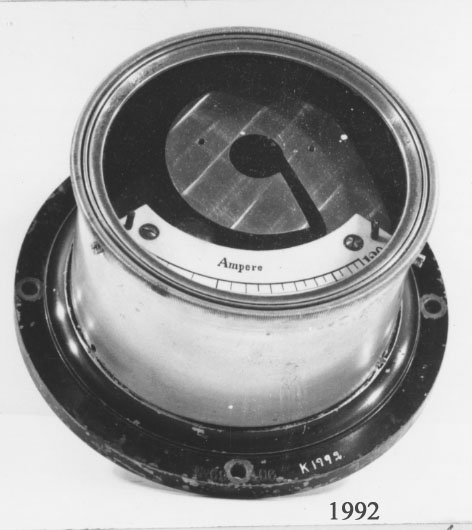 Amperemätare under glas med omhölje av mässing. 0-120 A  69406