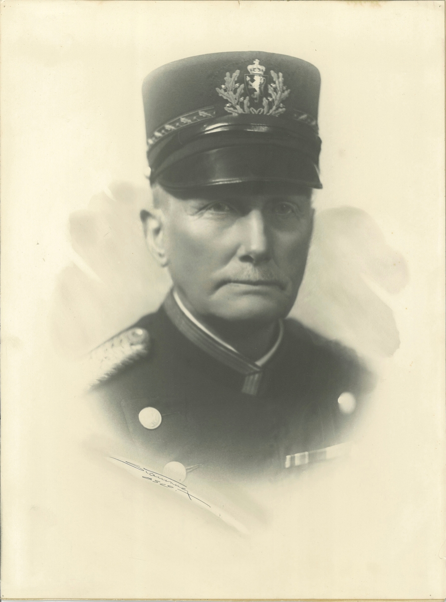Portrett av politimester Johan Olaus Søhr.