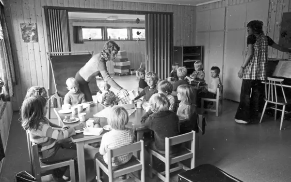 Tysvær Rådhus. Kommunesenter. Barnehage og sparebank. Interi