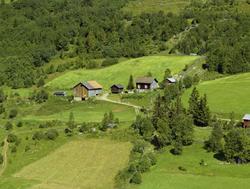 Kulturlandskap. Småbruk. Stabbur. Kjøkkenhage. Litt dyrka ma