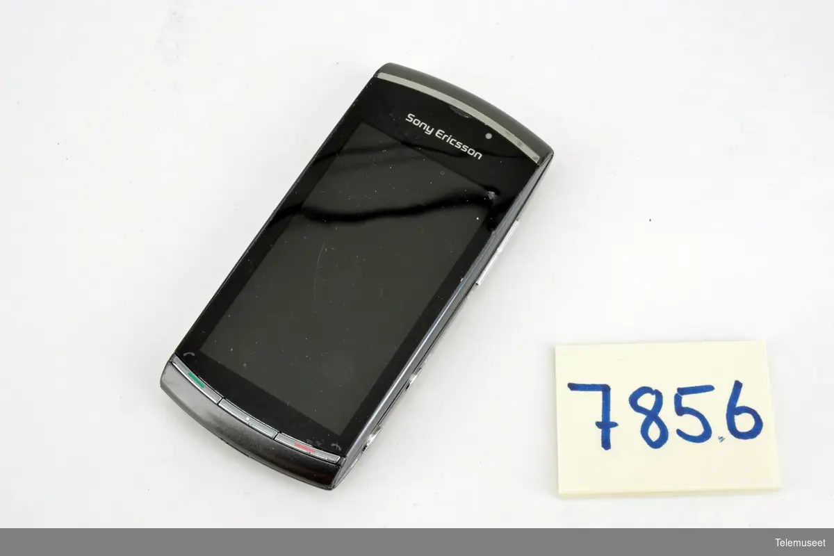 Sony Ericsson mobiltelefon med skjult tastatur