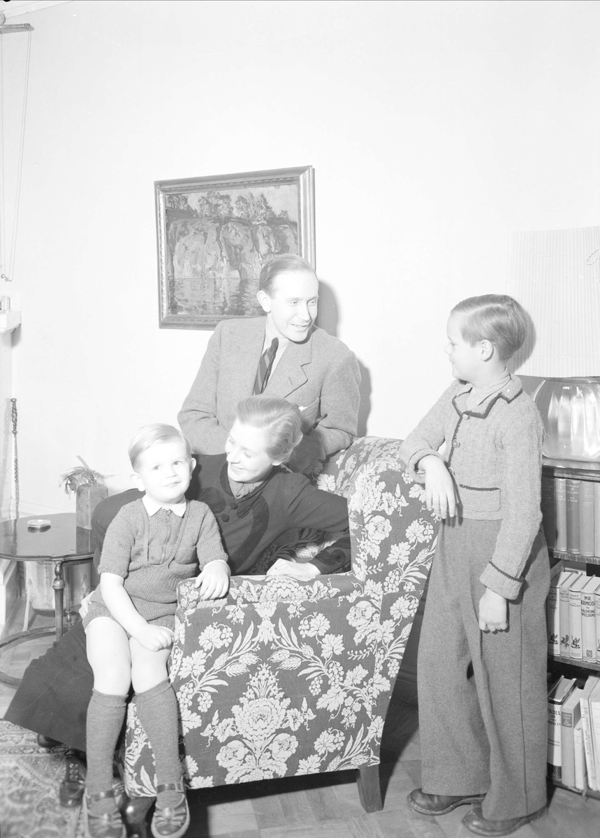 Familjegrupp hos doktor Groth, Uppsala 1939