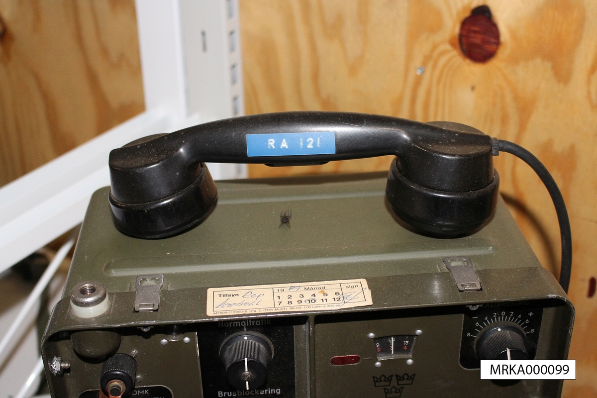 Ursprungsbeteckning:  TF-TC 92265

Allmänt:
Stationen bestod av sändtagare, kraftaggregat, handmikrotelefon och SM-omkopplare. Stationen var byggd med elektronrörsteknik och med en speciell mekanik för frekvensinställning och för kalibrering av kanalerna.

Data:
Frekvensområde: 39,6 – 48,0 MHz
Kanalseparation: 180 kHz, senare 90 kHz
Sändareffekt: 3 W
Modulationsslag: FM
Transmissionstyp: Simplex, telefoni
Kanalantal: 85 st
Antenner: Dipol, jordplaneantenn eller riktantenn
Räckvidd: c:a 12 km
Kraftförsörjning: 12 eller 24 V likspänning eller 220 V växelspänning
