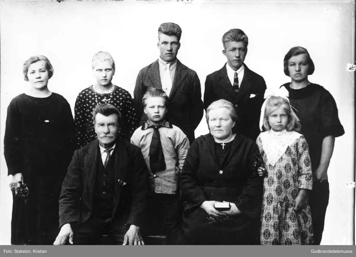 Ola Brenna (f. 1867) med familie