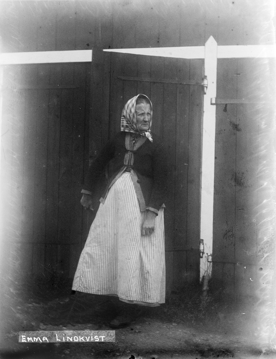 Emma Lindkvist på ålderdomshemmet, Altuna socken, Uppland 1923