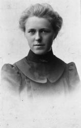 Atelierportrett av Joakime Widding f.1890,her som 18 åring