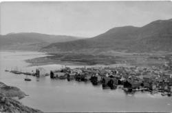 Mosjøen fra Øyfjellet, 1908.Postkort.
