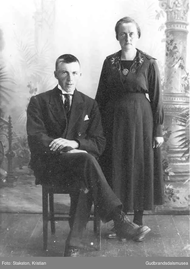 Brudeparet Ola Sæter (f. 1901) og Anna Sæter (f. Bakken 1899)