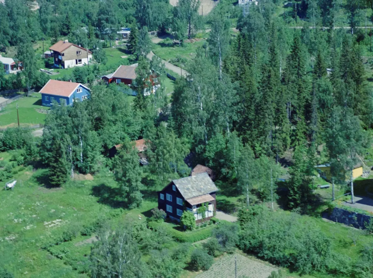 Flyfoto, Lillehammer, bebyggelse. Langsethveien sees i bakgrunnen i bildet.