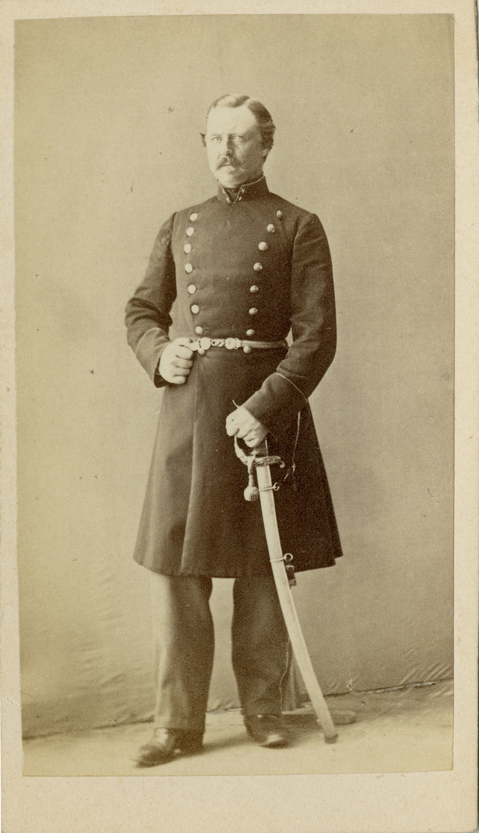 Porträtt av okänd löjtnant vid kavalleri.