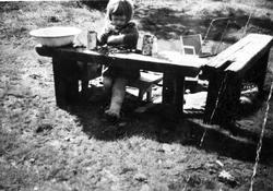 Unni Jakobsen , Vassvik i Tranøy. Bildet er tatt i 1948.