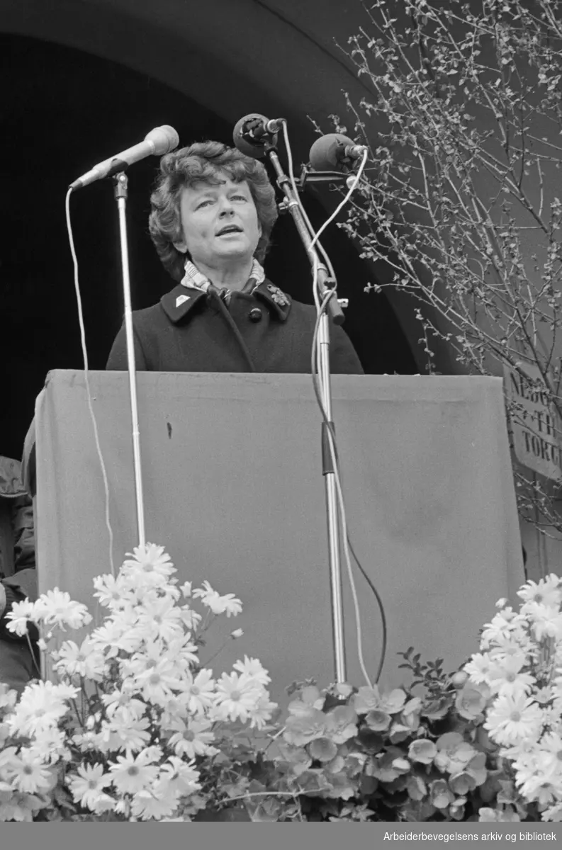1. mai 1981 i Oslo.Gro Harlem Brundtland taler på Youngstorget
