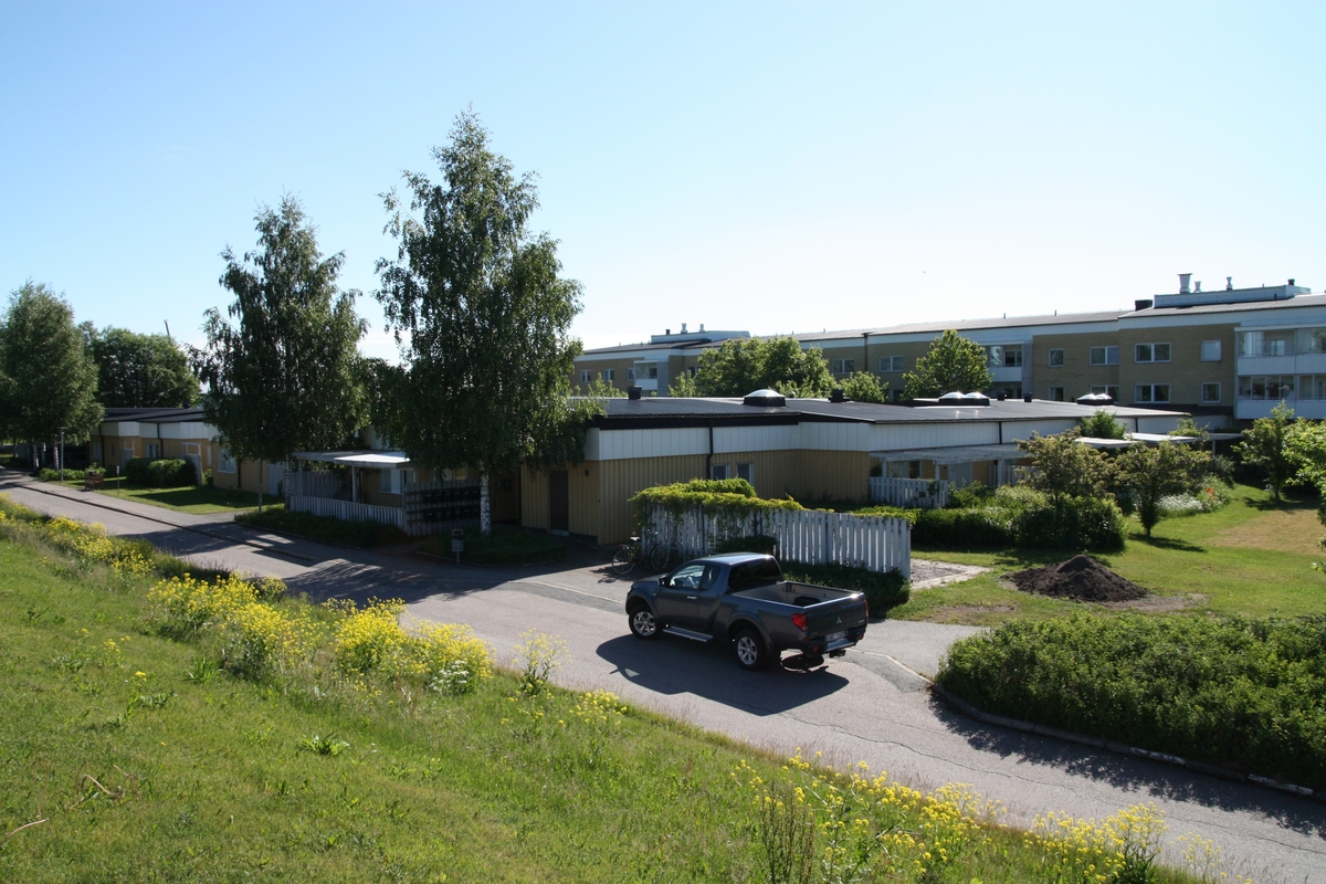 Nyby servicehus, kvarteret Leopold, Leopoldsgatan 1,3,5,7,9,11,13 Nyby, Uppsala, Uppsala kommun, Uppland 2014