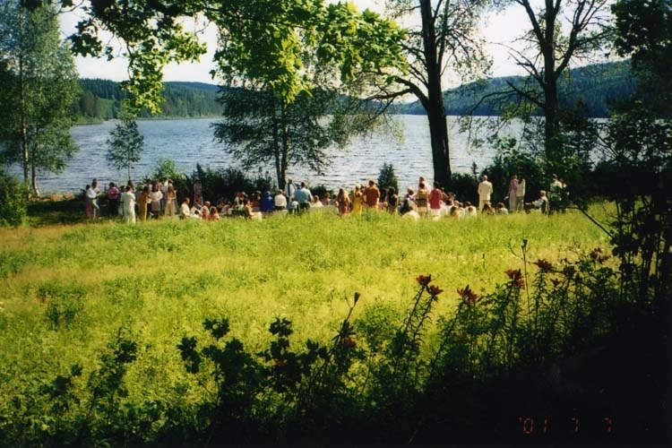 Bröllop utomhus vid Ängratörn, 7 juli 2001.