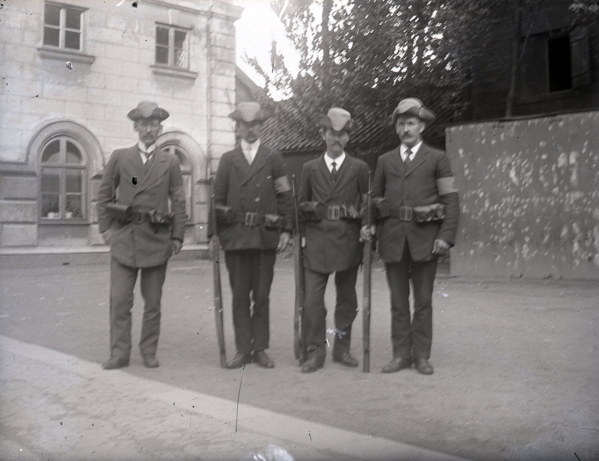 Några personer ur landstormen i Kalmar under första världskriget.