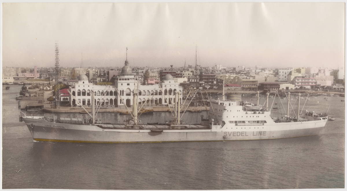 Lastmotorfartyget LISA BRODIN i Suezkanalens mynning i Port Said.