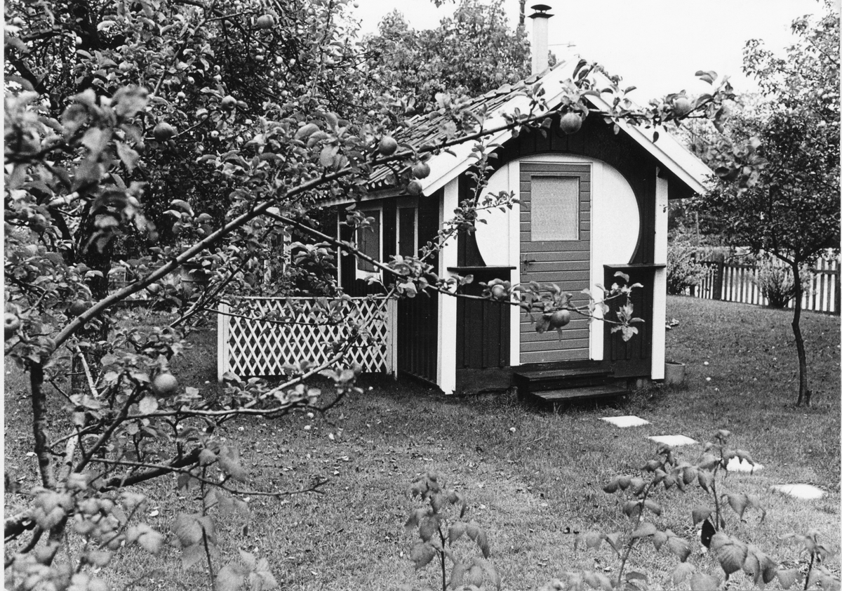 Kolonisten Sjögrens stuga "Nyckelhålet".
Bäckebro koloniområde 1976.
