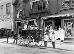 Arnt Bergbys slakterforretning i St. Mariegate i Sarpsborg c