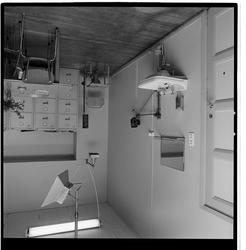 Første passfoto-automat ved personalkontoret.