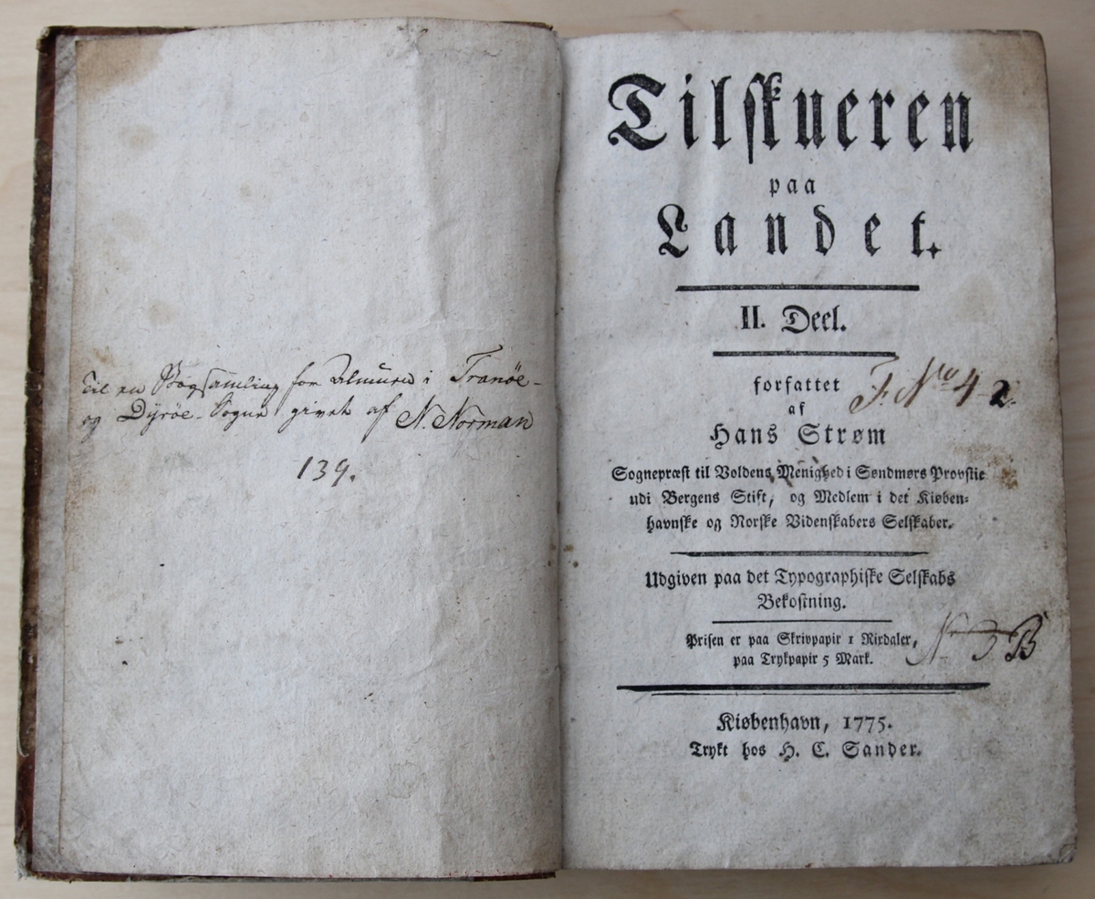 En bok fra Boksamlingen for Almuen i Tranøy og Dyrøy prestegjeld. Boken er trykket 1775. Den er gitt av opplysningspresten Nils Norman som bebodde prestegården på Tranøya 1803 - 1816.