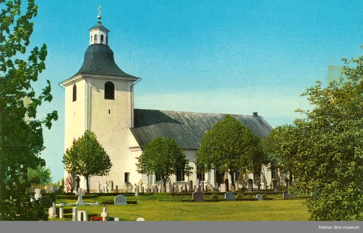 Vykort med motiv av Högby kyrka.
