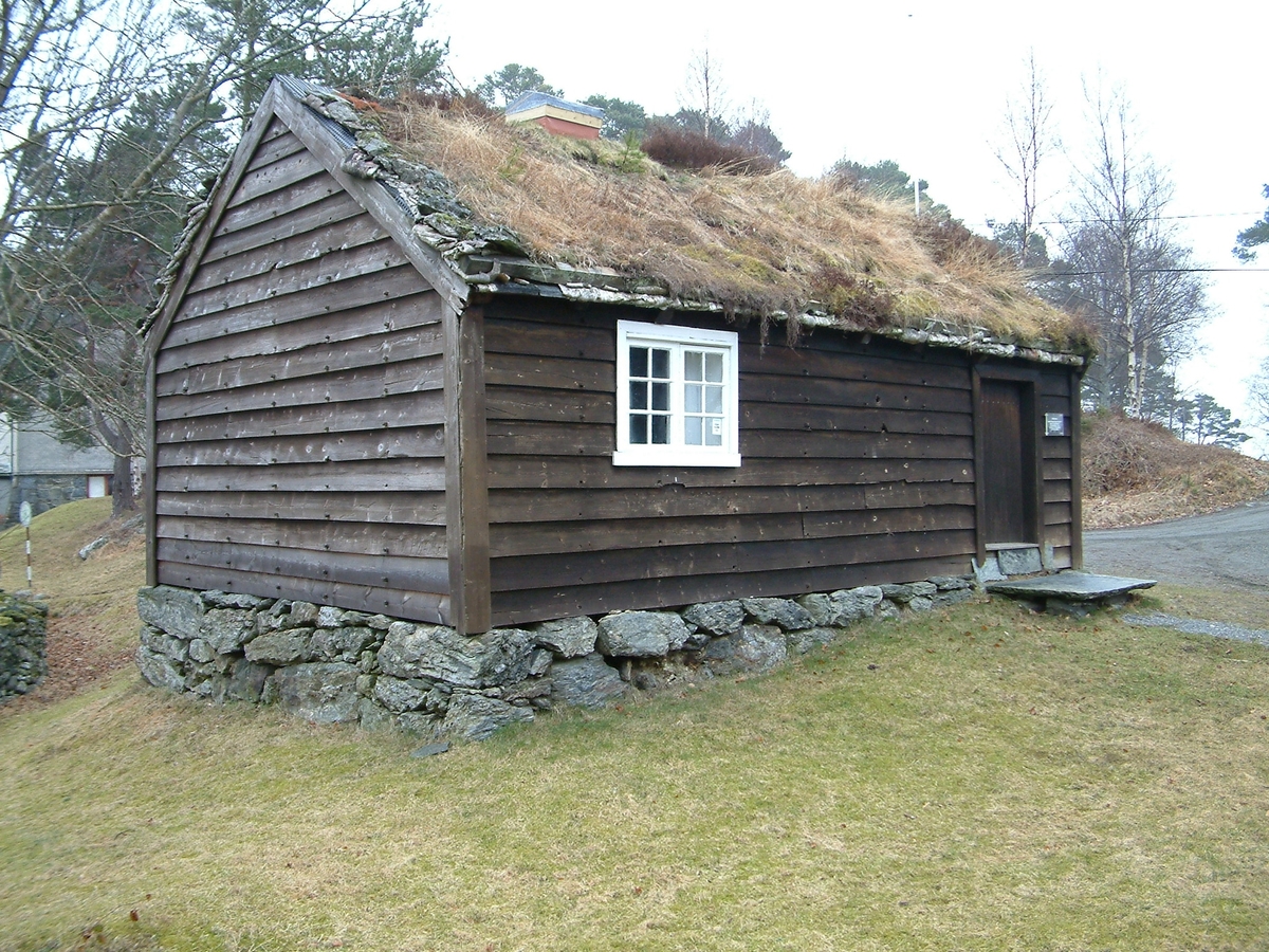 Tømra stove og stavbygd sval