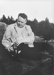 Billedhugger Gustav Vigeland er på besøk på Kultorp i Vartei