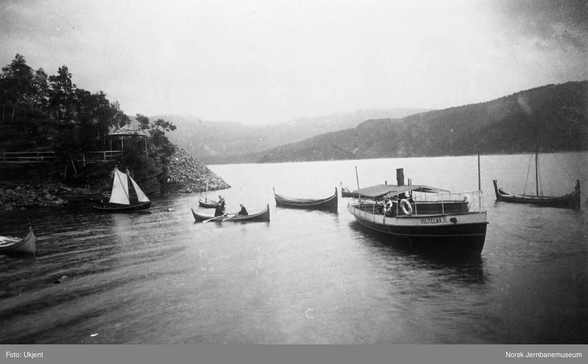 Sulitjelma - med SULITELMA II og flere mindre båter