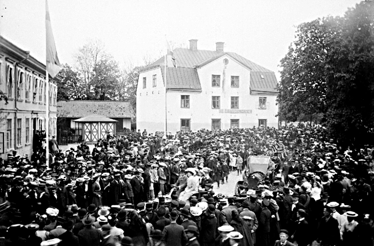 Festtåg vid Industri- och slöjdutställningen år 1905