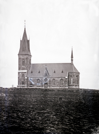 Kyrkan uppförd 1884.