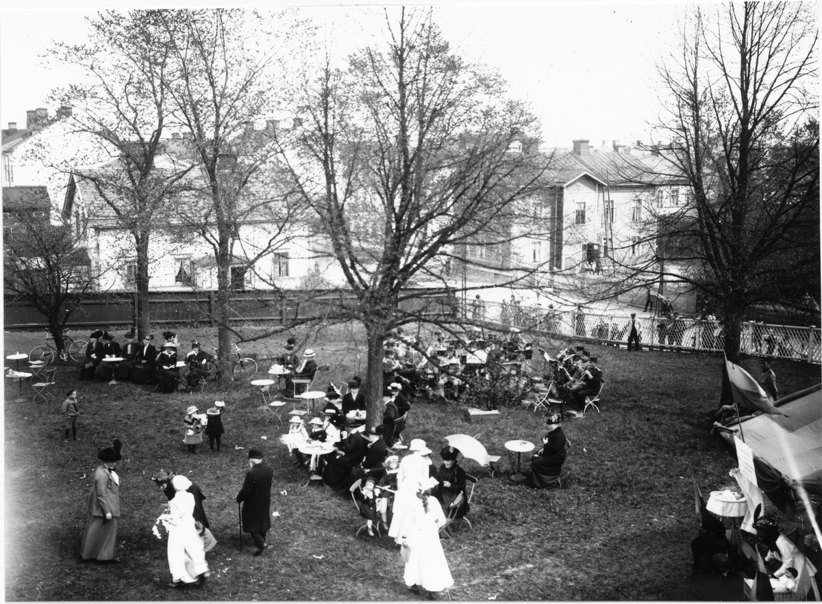 Hushållskolan
Södra Kungsgatan 31.

Våren 1915