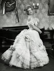 Wenche Foss i "Den glade enke".