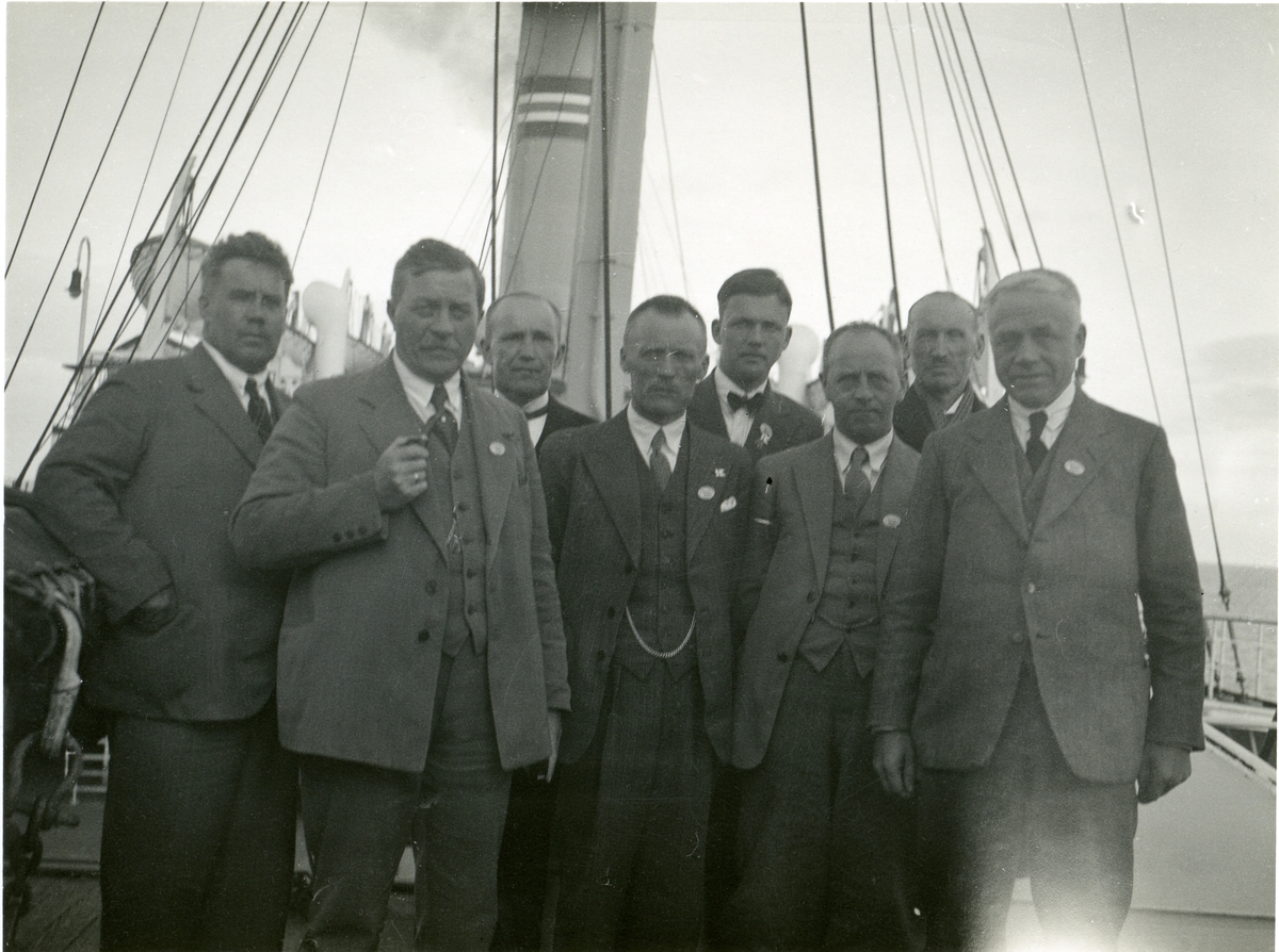 "Norrønaferdi" i 1932. Vestopplendinger på Stavangerfjord.