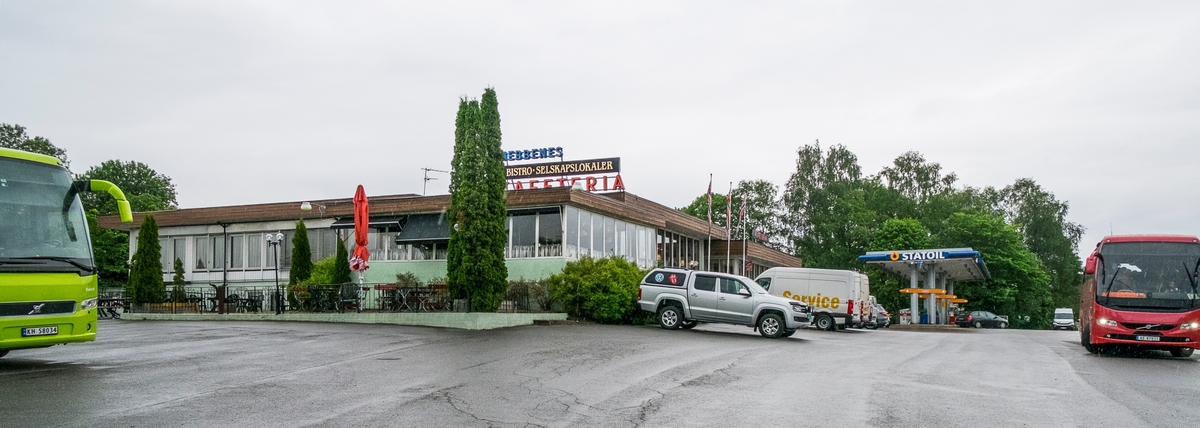Statoil bensinstasjon med Nebbenes kafeteria Trondheimsvegen Eidsvoll verk Eidsvoll.