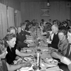 Foto fra middagsbordet ved et bryllup. Bildet er registrert 