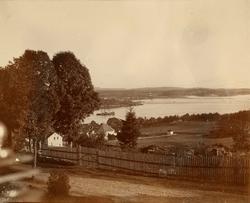 et skip på fjorden? hvor? Larvik?
 Bilde fra Marie Knudtzon 