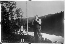 Knut og Sverre Bjerkeset. Fra Nordmøre museums fotosamlinger