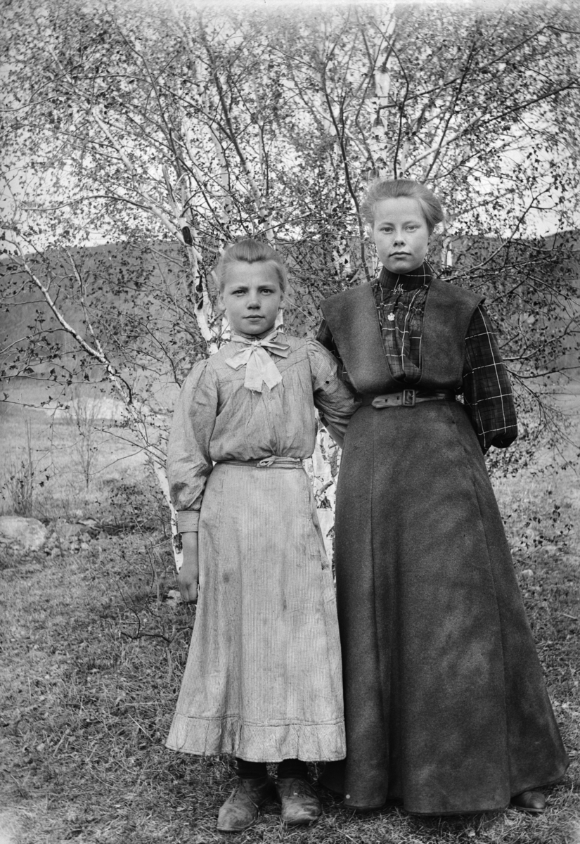 Nord-Fron. Ukjent og Mari Nymoen,Vinstra 1905-1911.