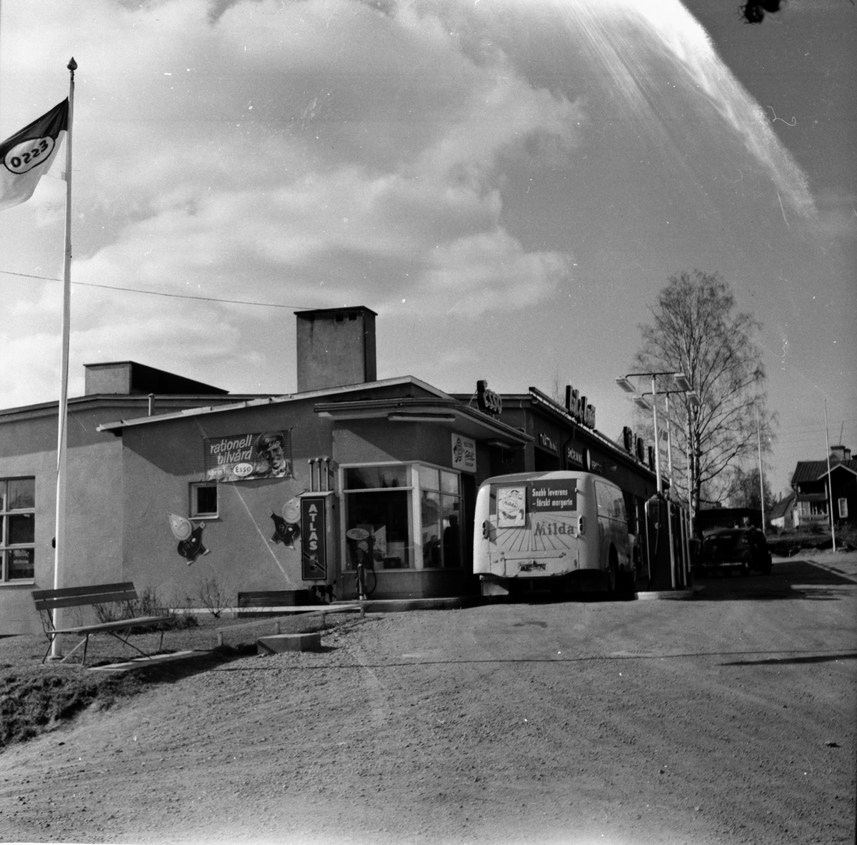 Esso Bil & Buss på Arbråvägen.