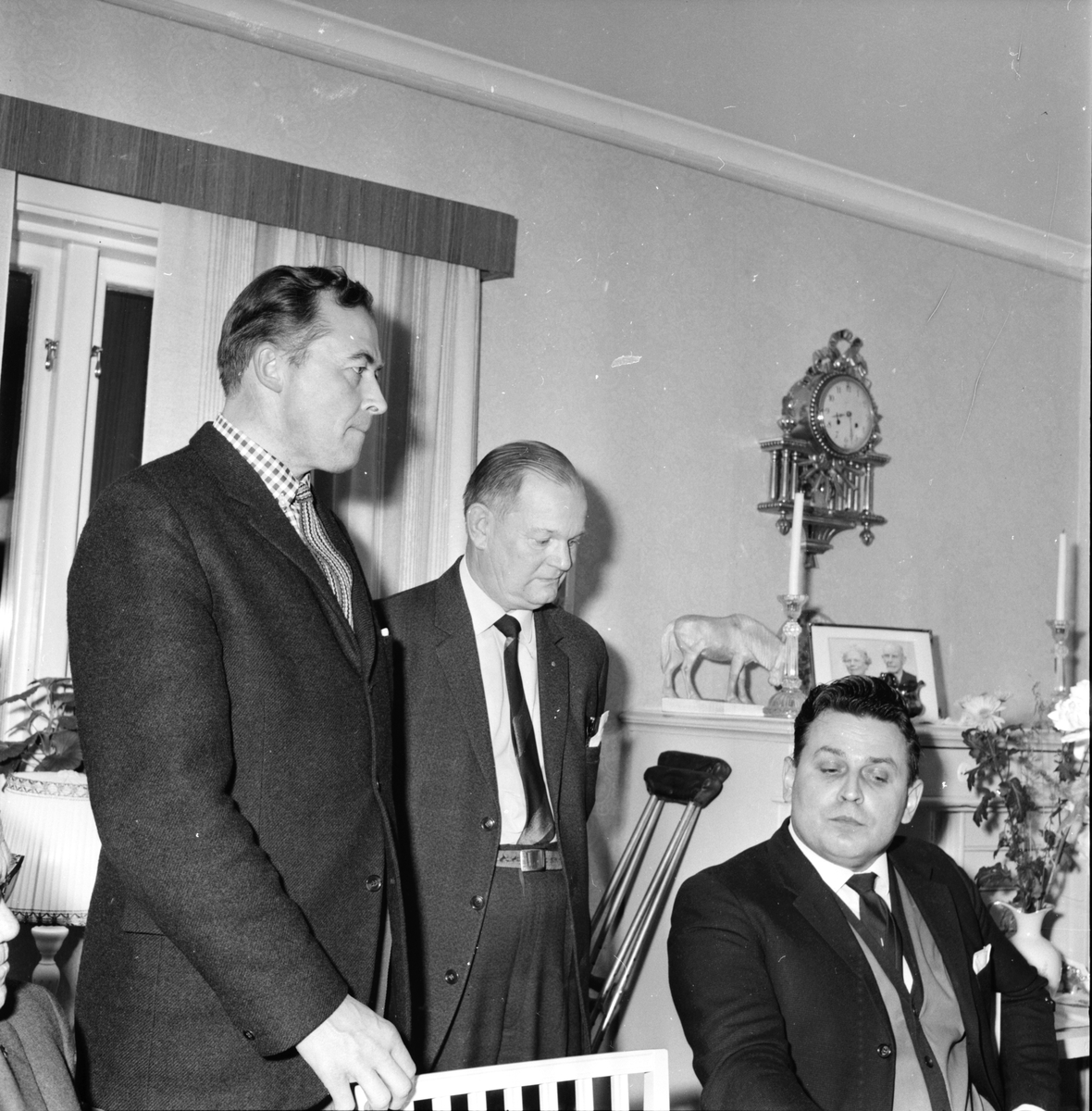 Hälsingeklippan DVR,
Får en check på 3000 kr av Lion i Bollnäs,
16 December 1964