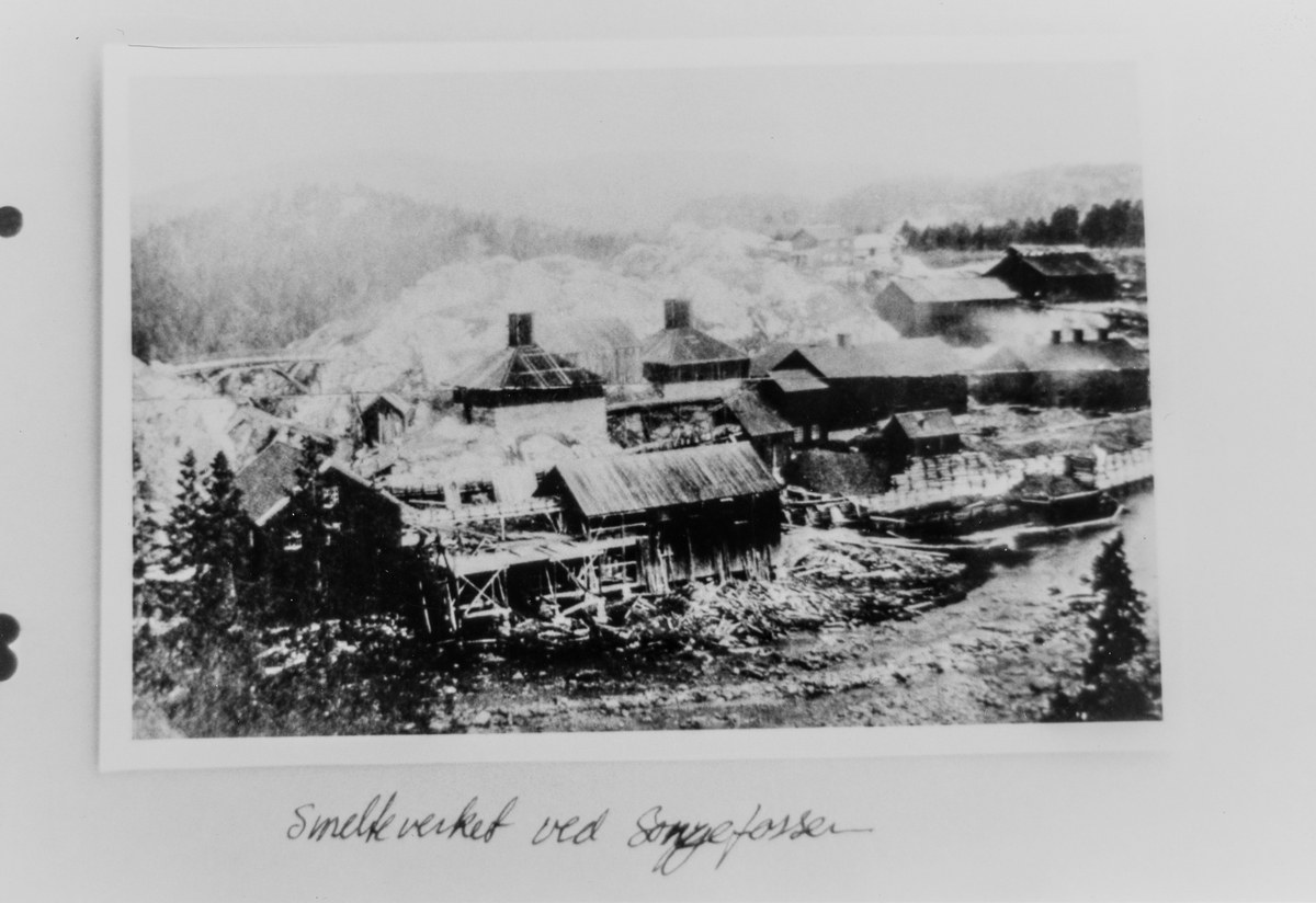 Bøylestad gruvers smelteverk ved Songefossen.