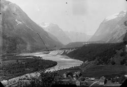 Oversikt gårder. Utsikt som viser gårdene på Gikling, nærmes