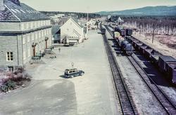 Oversiktsbilde fra Oppdal stasjon på Dovrebanen. Nærmest til