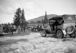 Hovedlandsrennet 1927. Transport. Parkering på Stampesletta.